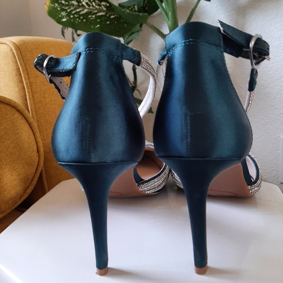 Kelly & Katie Bordyn Green Pump - Gorgeous - Size 8 - Picture 7 of 8